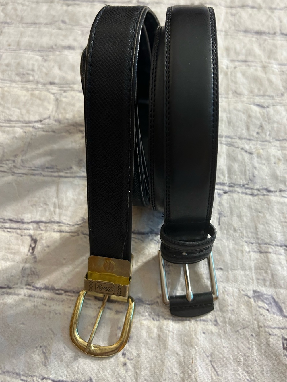 VINTAGE LOT OF (2) BLACK BELTS GOLD TONE BUCKLE & TAIWAN MADE LEATHER SILVER 40